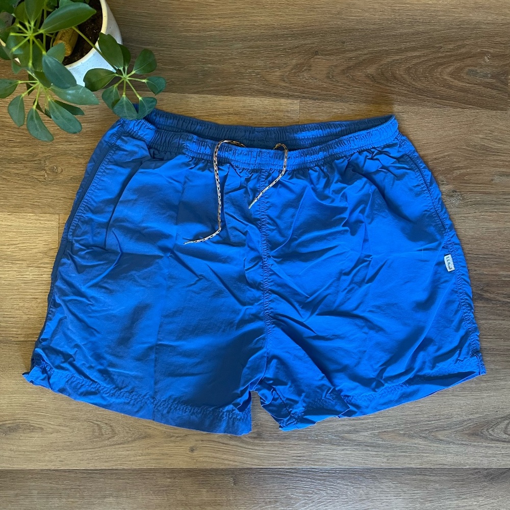 L.L Bean Women's L Blue Nylon Shorts